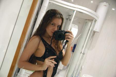 Анна в откровенных фото для профиля на Порнохабе